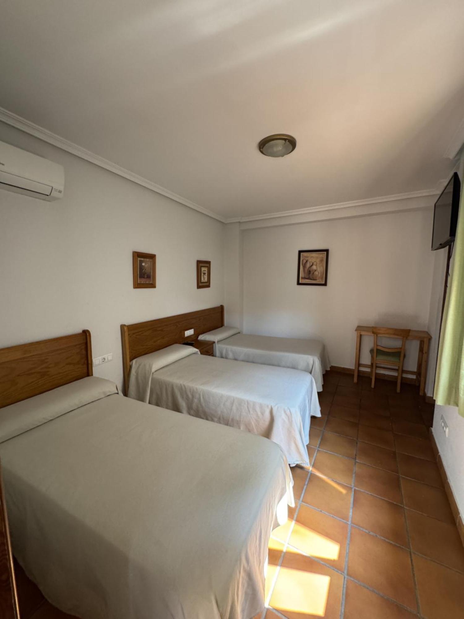 Chambre Double ou Lits Jumeaux avec Lit d'Appoint